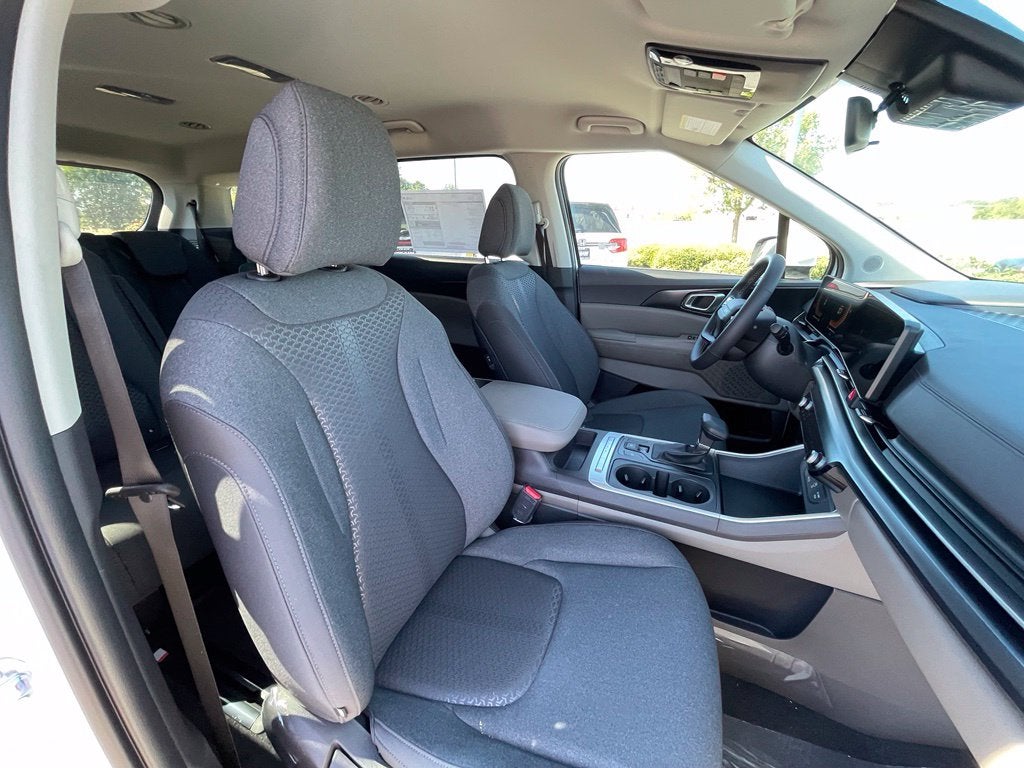 2027 Kia Carnival LX