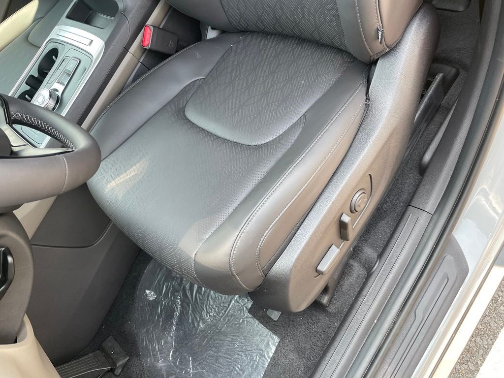 2027 Kia Carnival Hybrid LXS