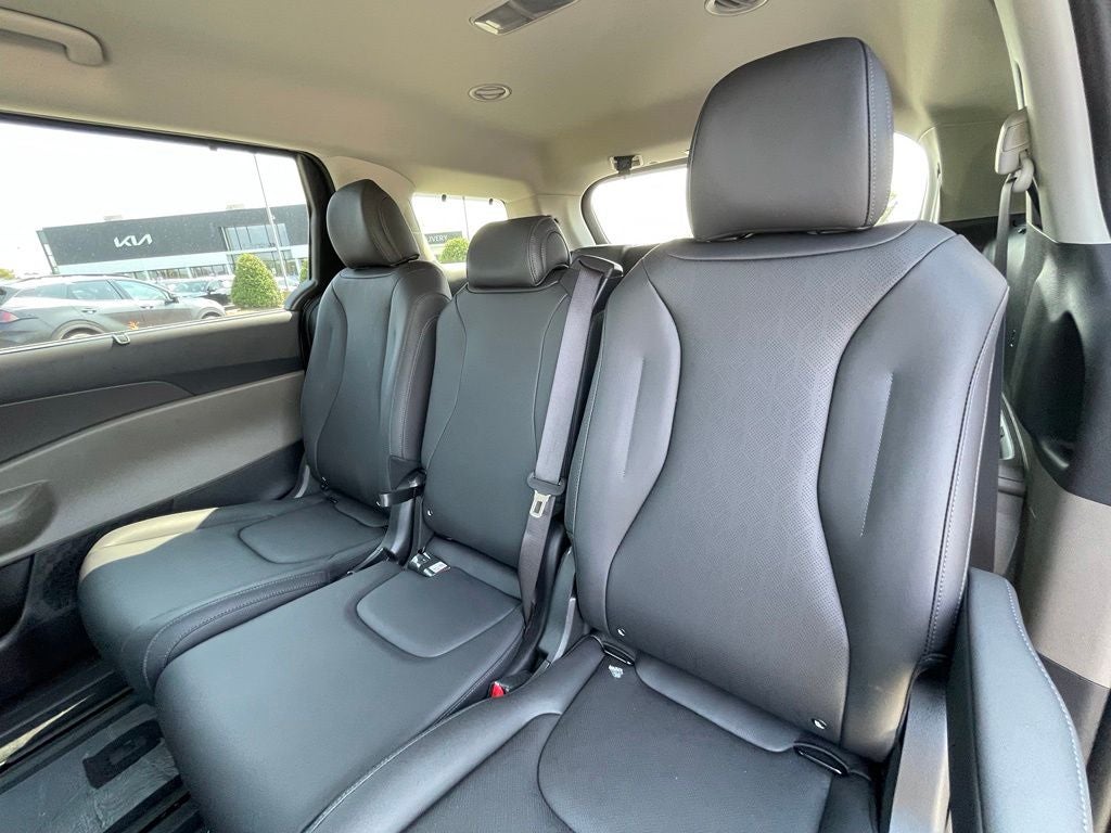 2027 Kia Carnival Hybrid EX