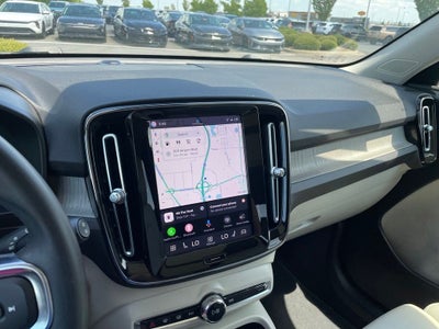 2023 Volvo XC40 B5 Plus Bright Theme