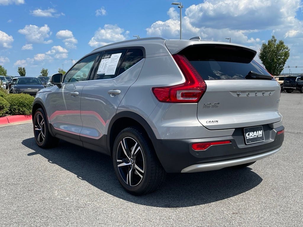 2023 Volvo XC40 B5 Plus Bright Theme