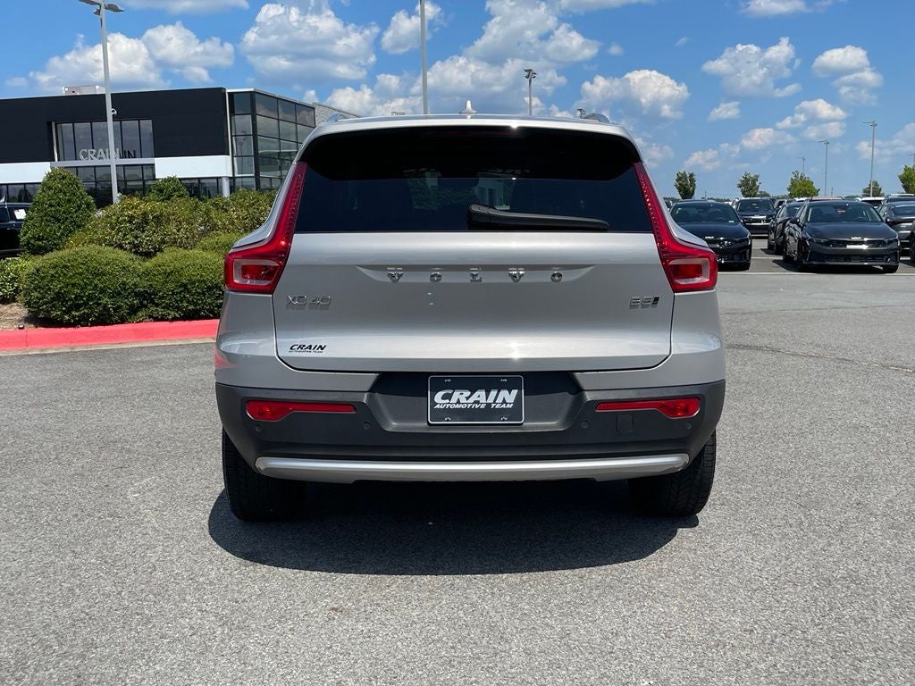 2023 Volvo XC40 B5 Plus Bright Theme