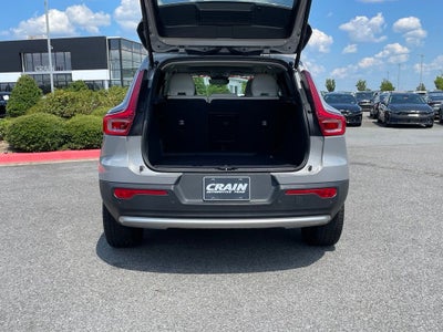 2023 Volvo XC40 B5 Plus Bright Theme
