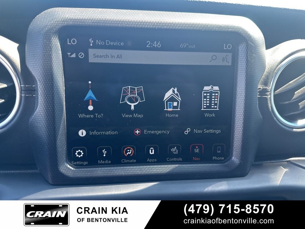 2018 Jeep Wrangler Unlimited Sahara - 4WD / ONE OWNER / LIFTED!