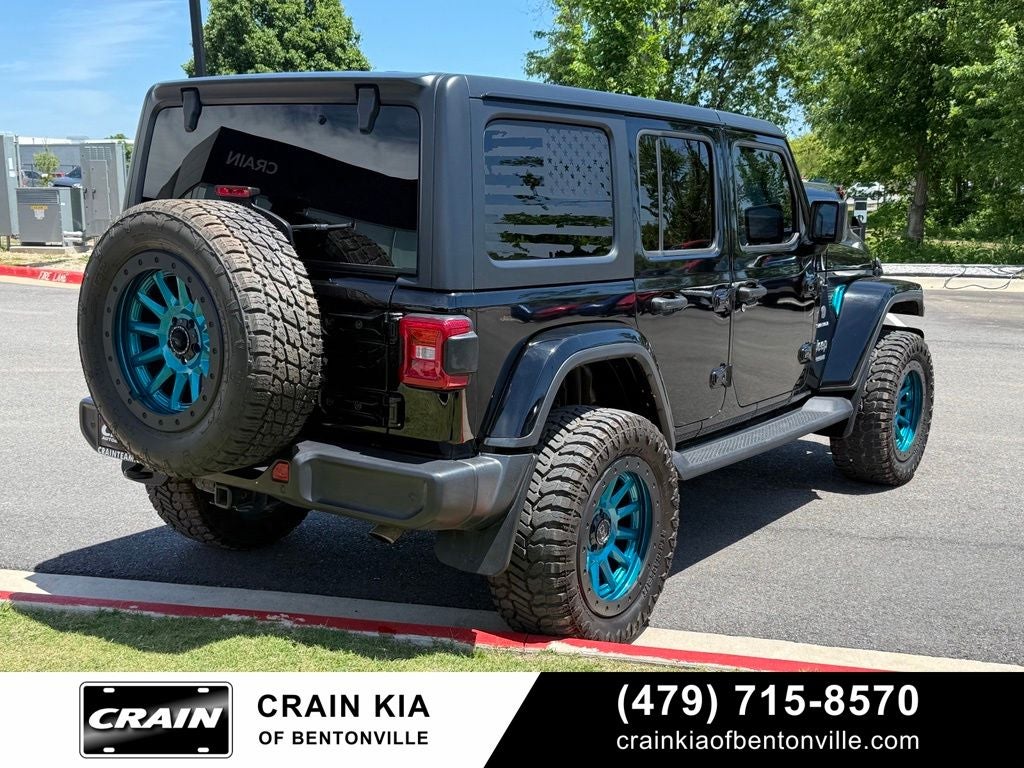 2018 Jeep Wrangler Unlimited Sahara - 4WD / ONE OWNER / LIFTED!