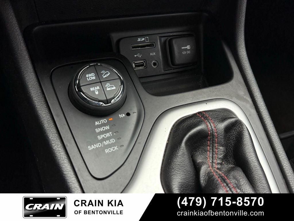 2016 Jeep Cherokee Trailhawk - 4WD / SUNROOF / CLEAN CARFAX