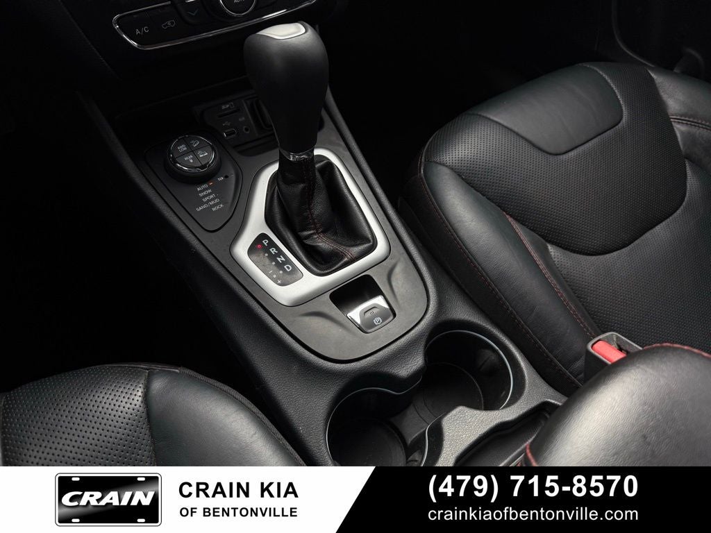 2016 Jeep Cherokee Trailhawk - 4WD / SUNROOF / CLEAN CARFAX