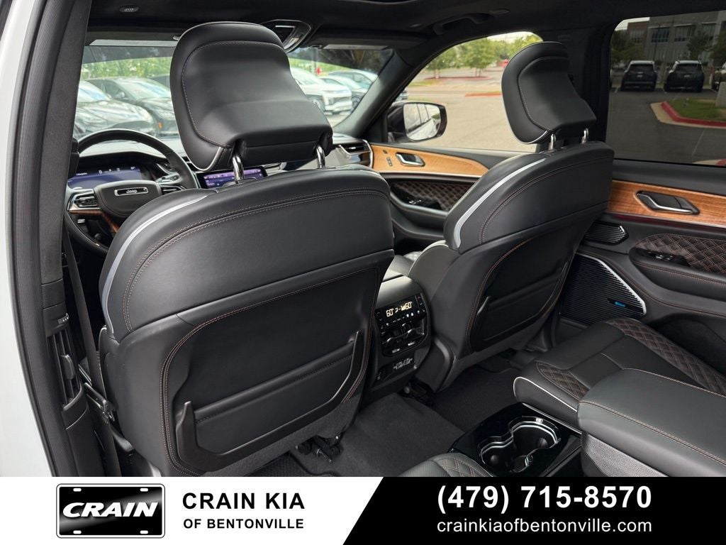 2025 Jeep Grand Cherokee L Summit - 4WD / PANORAMIC SUNROOF