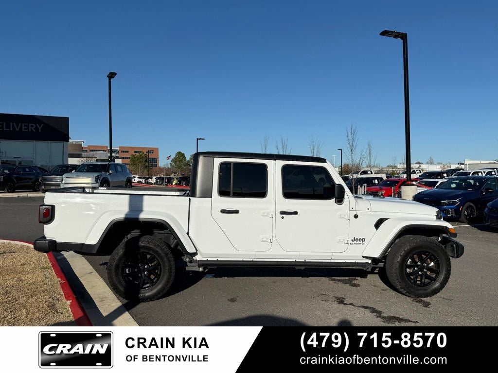 2022 Jeep Gladiator Overland - 4WD / CLEAN CARFAX