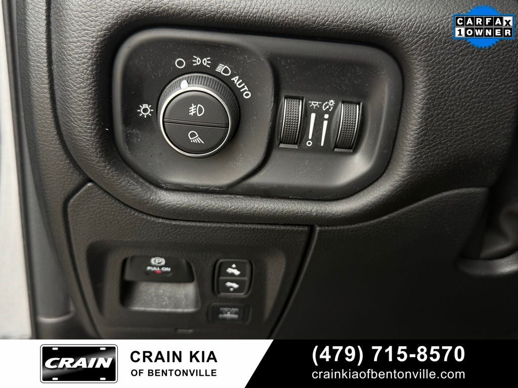 2025 RAM 1500 Big Horn/Lone Star - 4WD / PANORAMIC SUNROOF / ONE OWNER