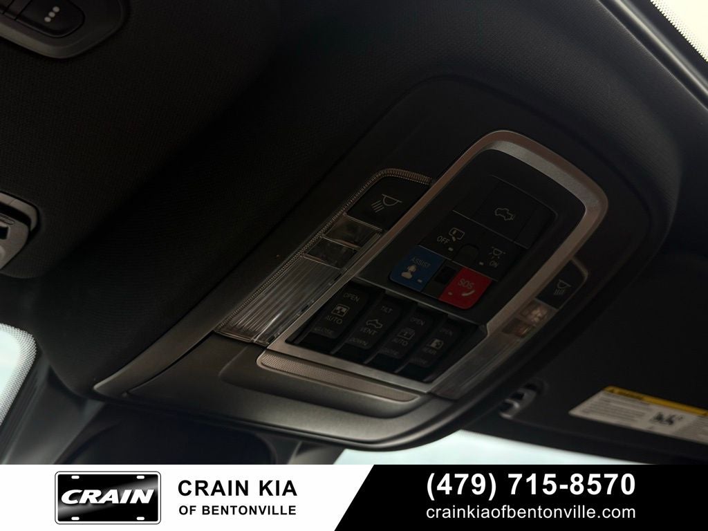 2020 RAM 1500 Laramie Longhorn - 4WD / PANORAMIC SUNROOF / LIFTED!