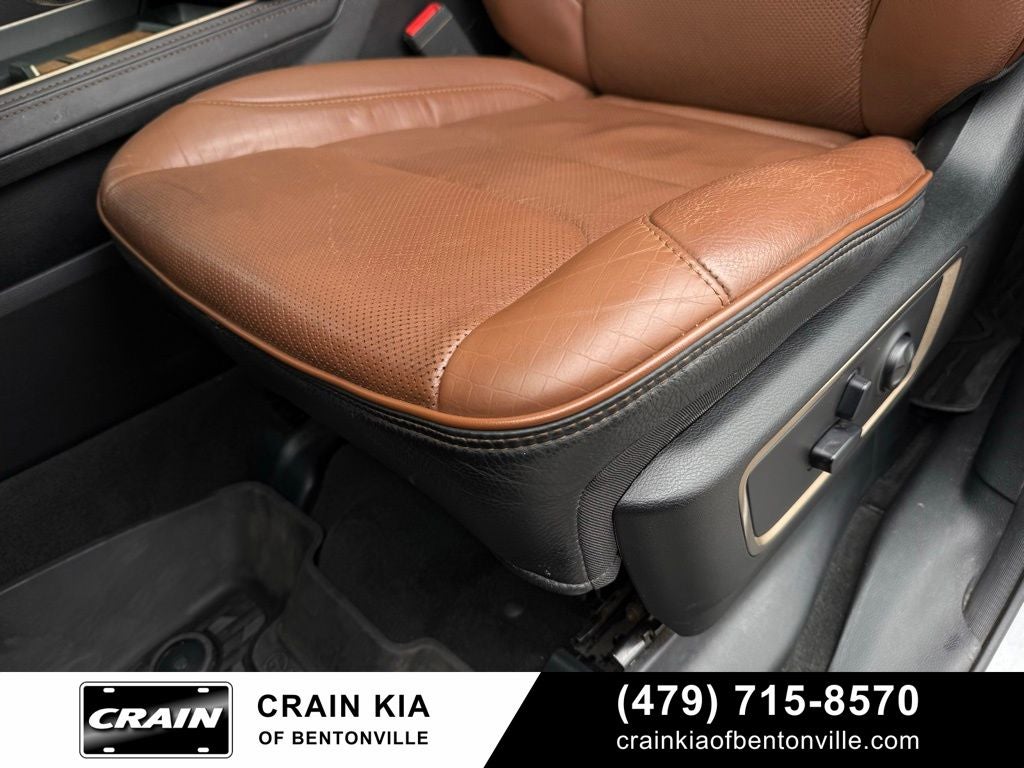 2020 RAM 1500 Laramie Longhorn - 4WD / PANORAMIC SUNROOF / LIFTED!