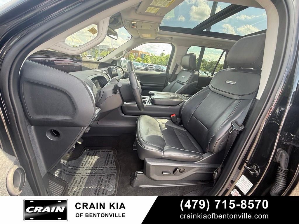 2025 Ford Expedition Platinum - 4WD / PANORAMIC SUNROOF / ONE OWNER