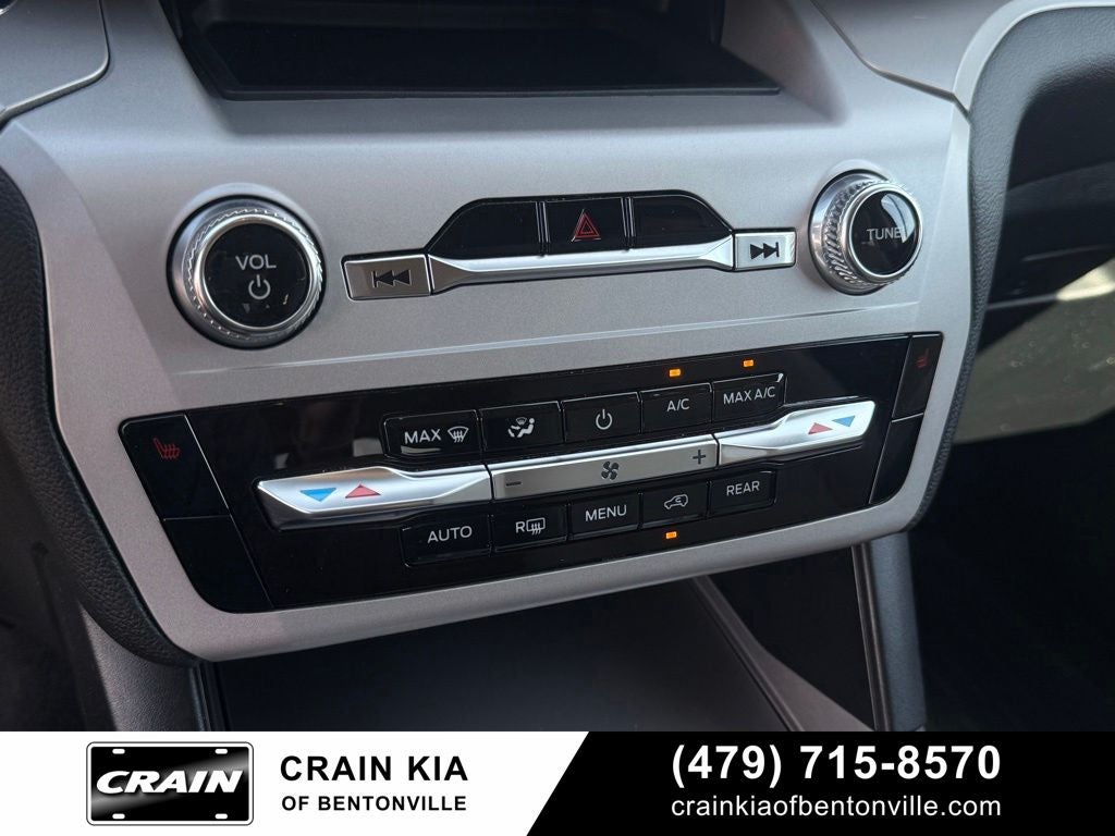 2023 Ford Explorer XLT - CLEAN CARFAX / ONE OWNER / 3RD ROW