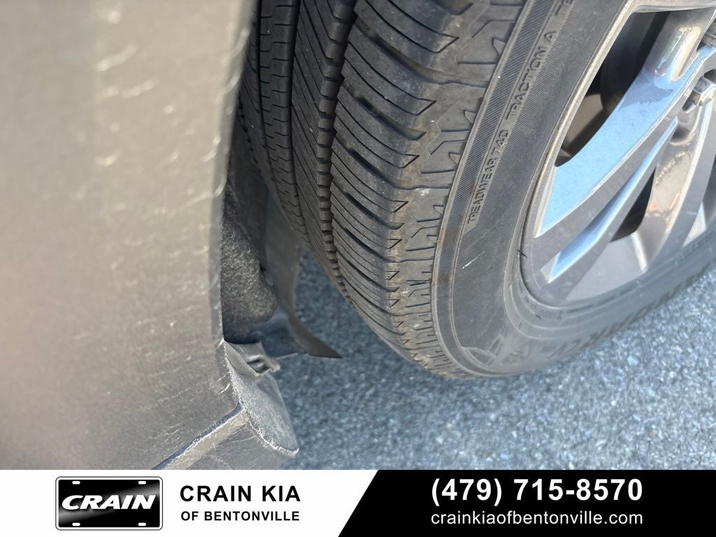 2024 Ford Explorer XLT - 4WD / CLEAN CARFAX / ONE OWNER