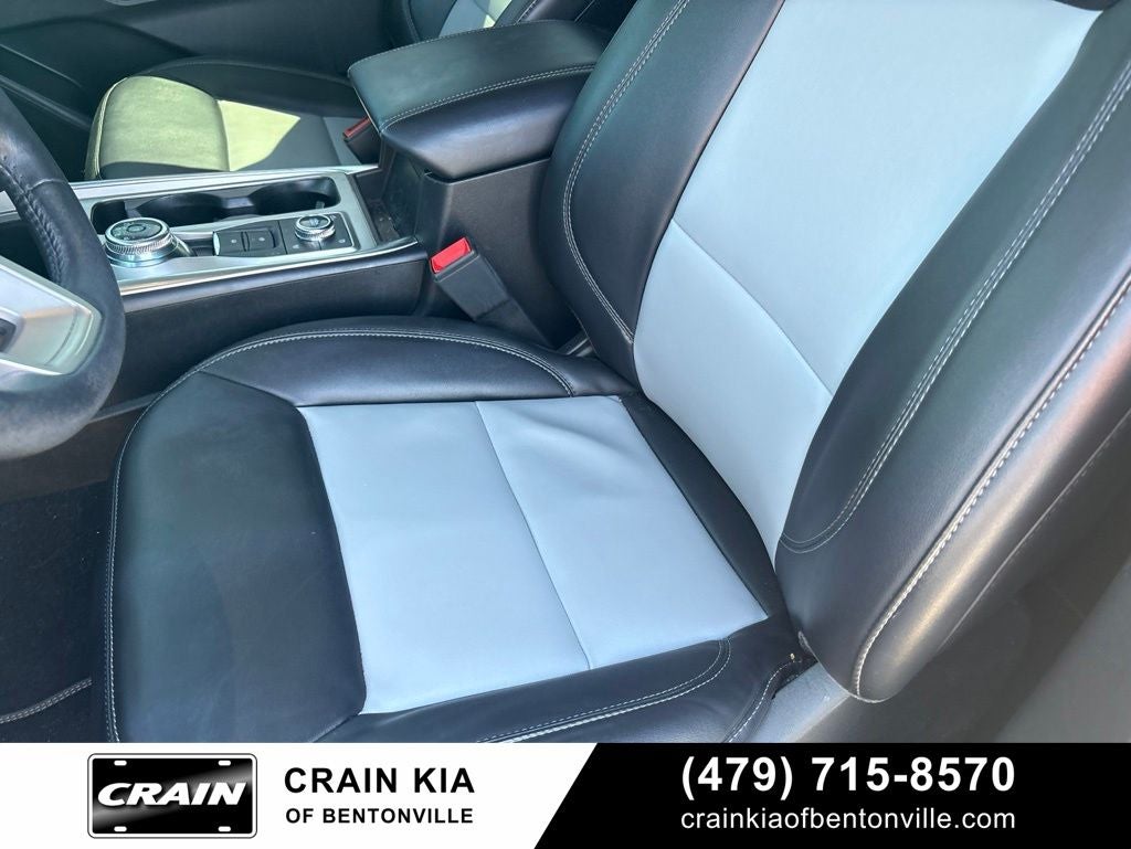 2024 Ford Explorer XLT - 4WD / CLEAN CARFAX / ONE OWNER