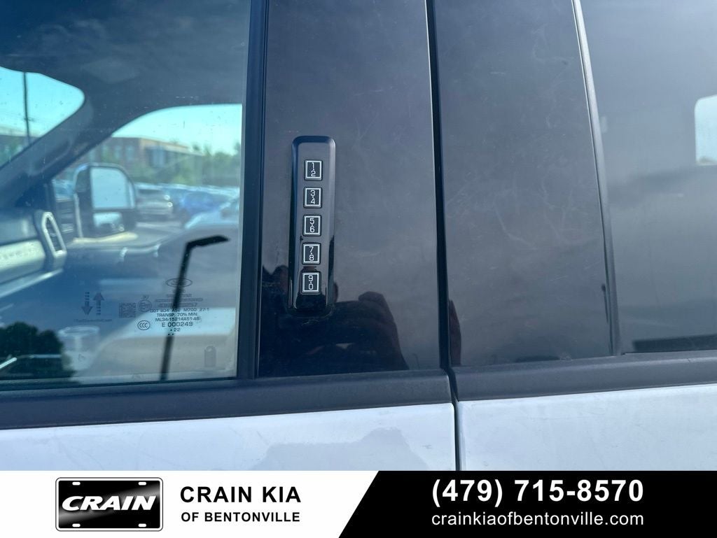 2022 Ford F-250SD Lariat - 4WD / CLEAN CARFAX / ONE OWNER