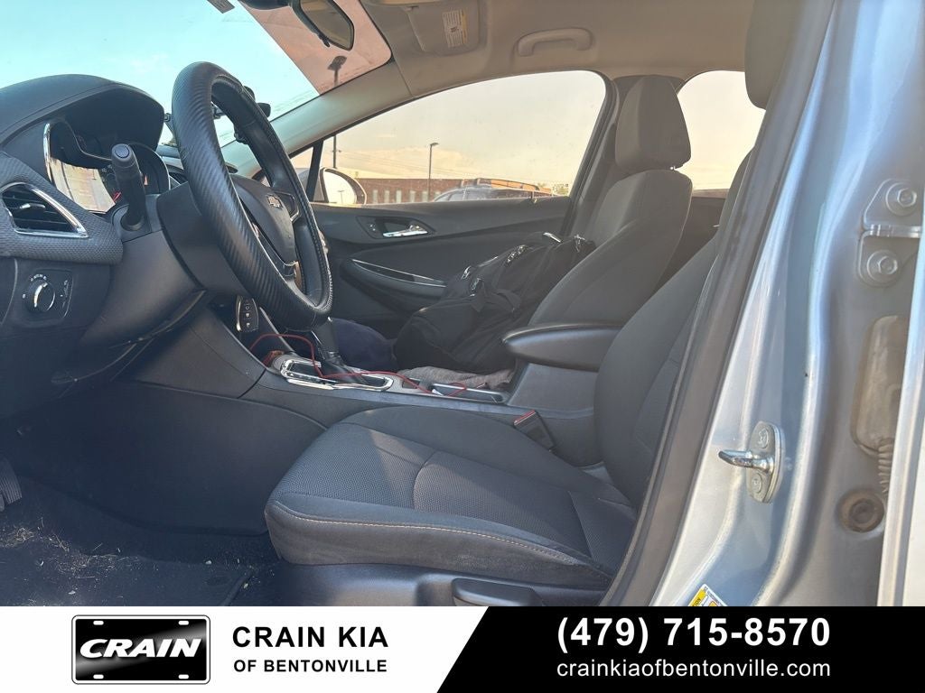 2017 Chevrolet Cruze LS - CLEAN CARFAX HISTORY