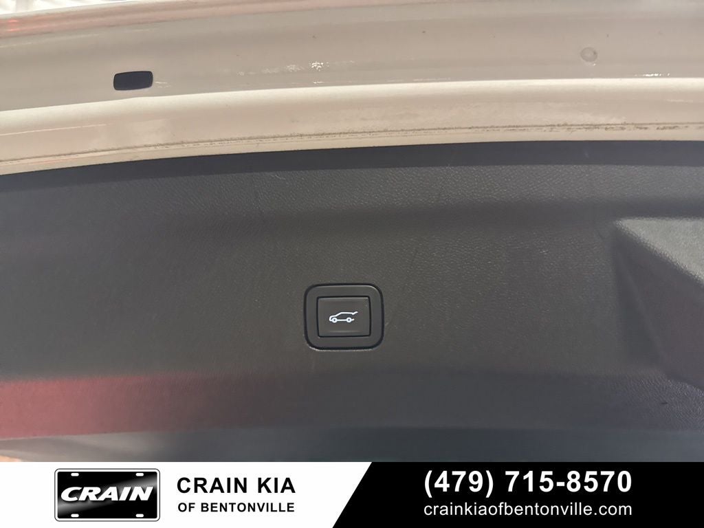 2024 GMC Yukon AT4 - 4WD / PANORAMIC SUNROOF / CLEAN CARFAX