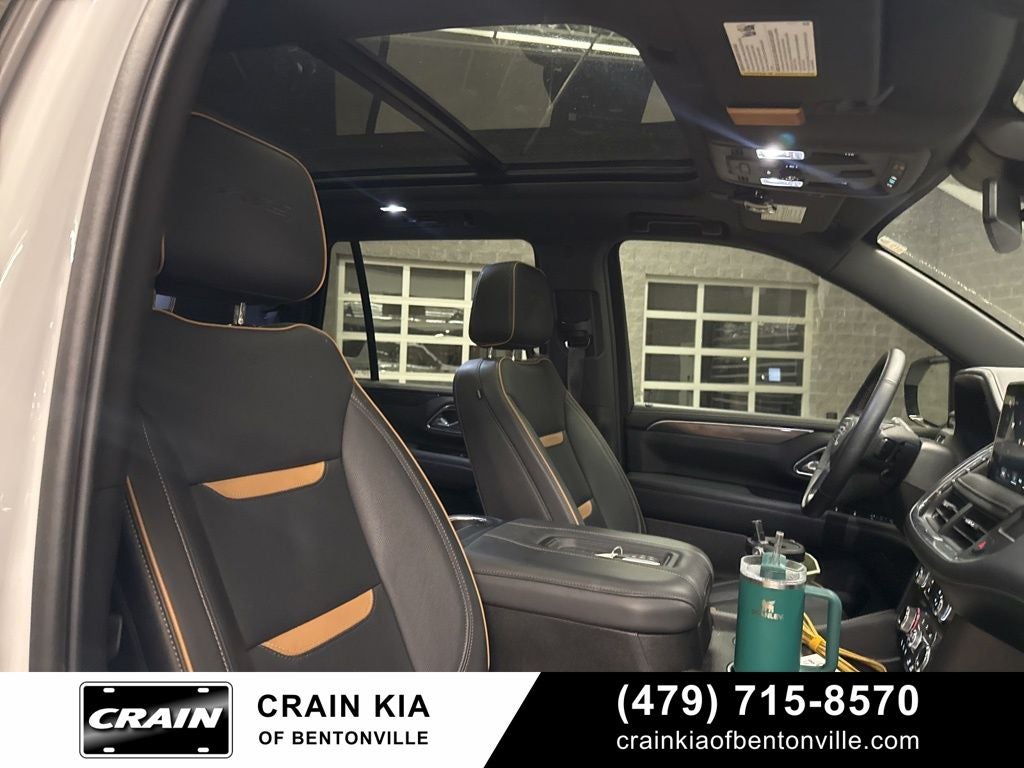 2024 GMC Yukon AT4 - 4WD / PANORAMIC SUNROOF / CLEAN CARFAX