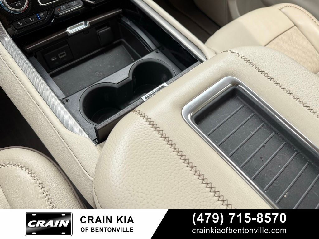 2022 GMC Yukon XL Denali - 4WD / CLEAN CARFAX / ONE OWNER