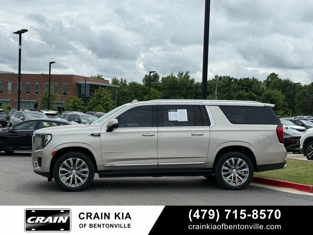 2022 GMC Yukon XL Denali - 4WD / CLEAN CARFAX / ONE OWNER