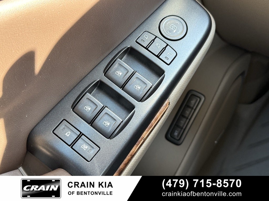 2015 Chevrolet Suburban LTZ - 4WD / SUNROOF / DVD / CLEAN CARFAX