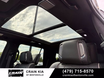 2023 Cadillac Escalade Sport Platinum Onyx - 4WD / PANORAMIC SUNROOF / CLEAN CARFAX
