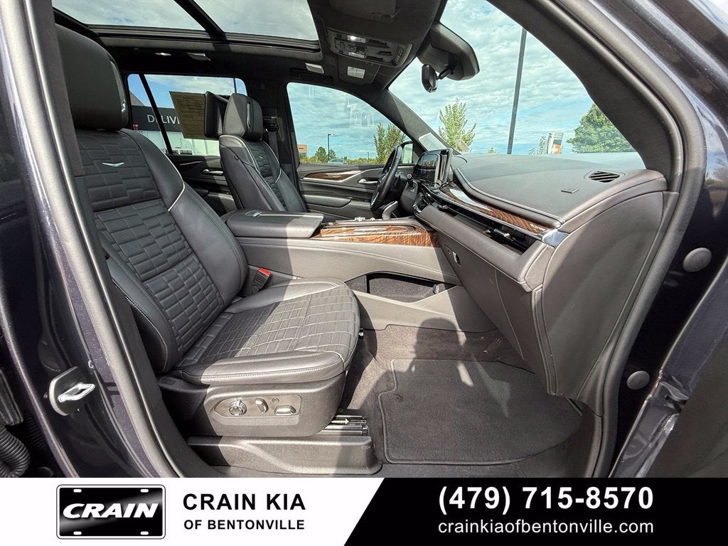 2023 Cadillac Escalade Sport Platinum Onyx - 4WD / PANORAMIC SUNROOF / CLEAN CARFAX