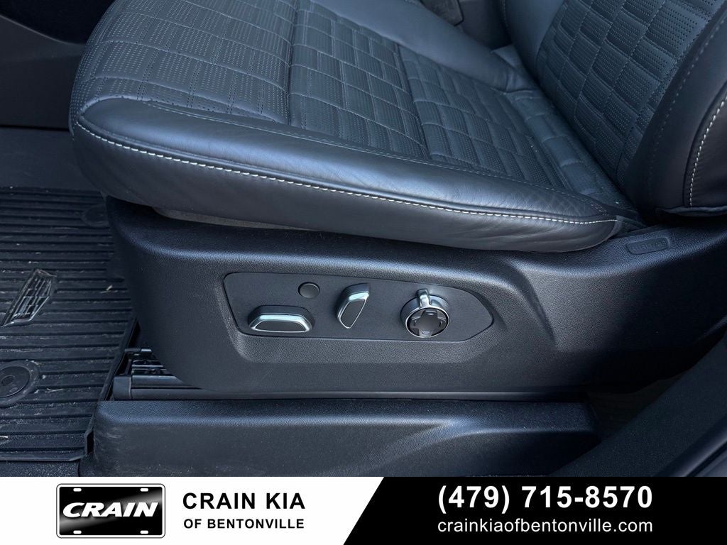2026 Cadillac Escalade Platinum Sport - 4WD / PANORAMIC SUNROOF / CLEAN CARFAX