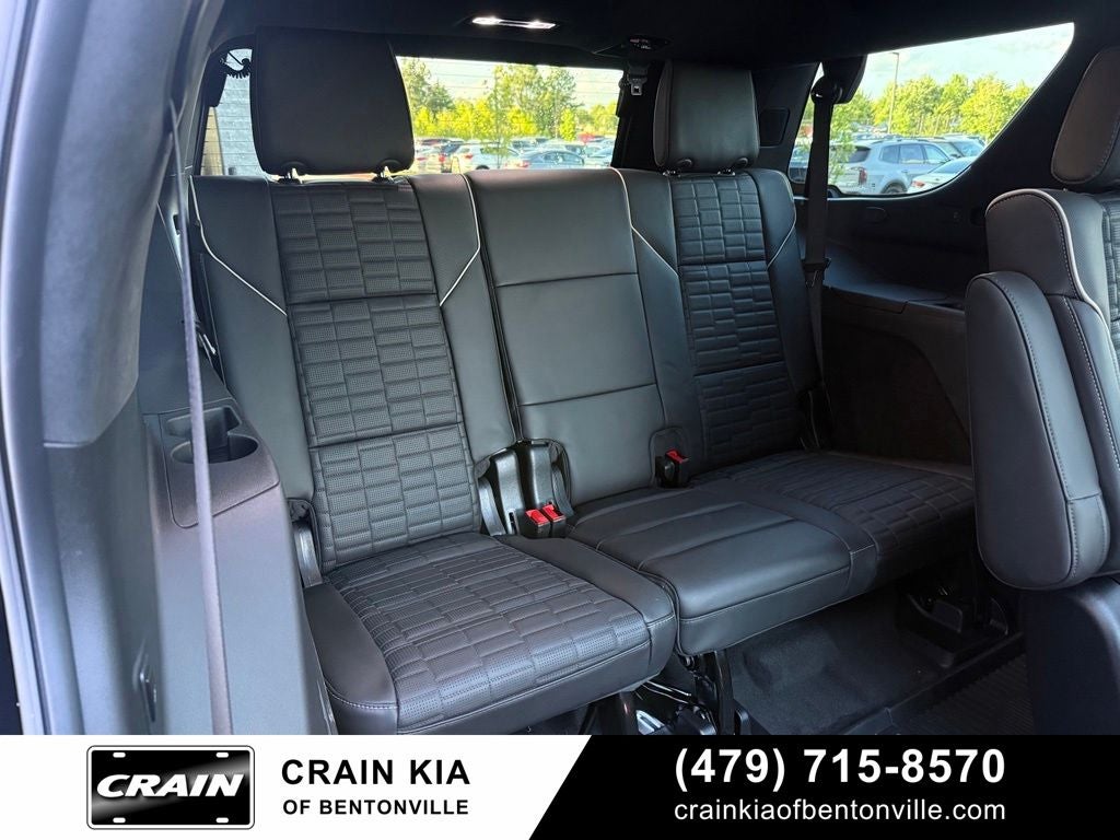 2026 Cadillac Escalade Platinum Sport - 4WD / PANORAMIC SUNROOF / CLEAN CARFAX