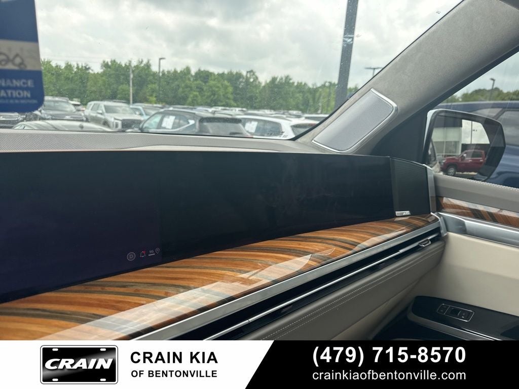 2025 Cadillac Escalade Sport Platinum - 4WD / PANORAMIC SUNROOF / CLEAN CARFAX