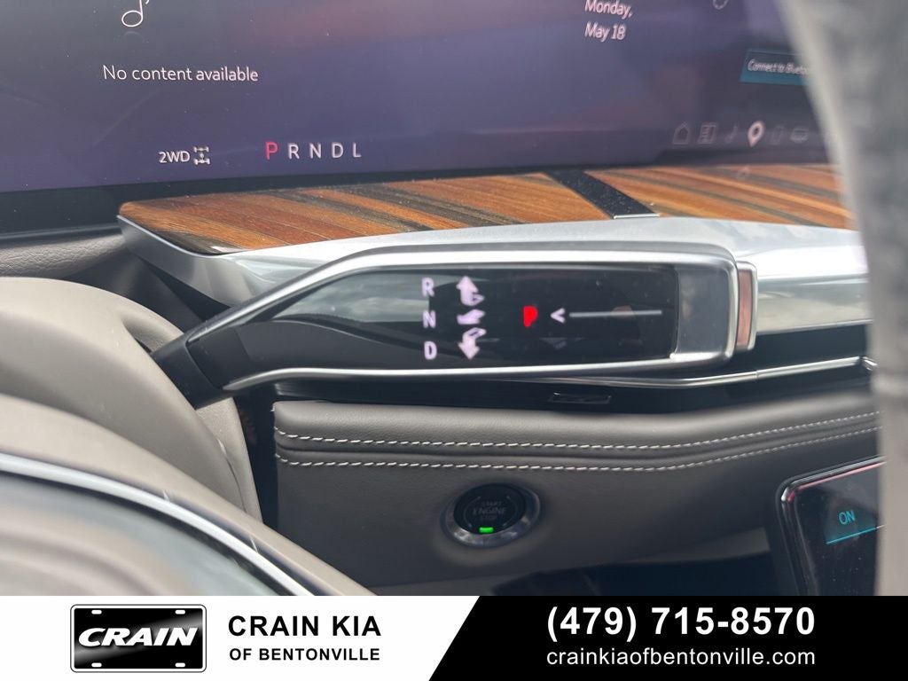 2025 Cadillac Escalade Sport Platinum - 4WD / PANORAMIC SUNROOF / CLEAN CARFAX