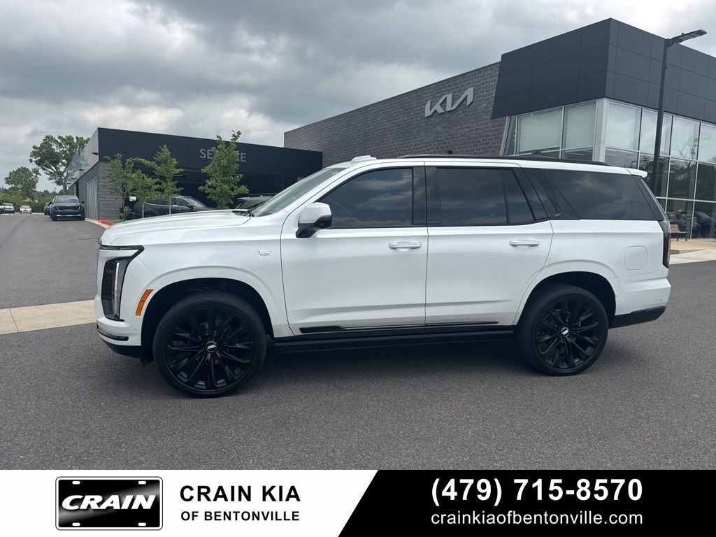 2025 Cadillac Escalade Sport Platinum - 4WD / PANORAMIC SUNROOF / CLEAN CARFAX