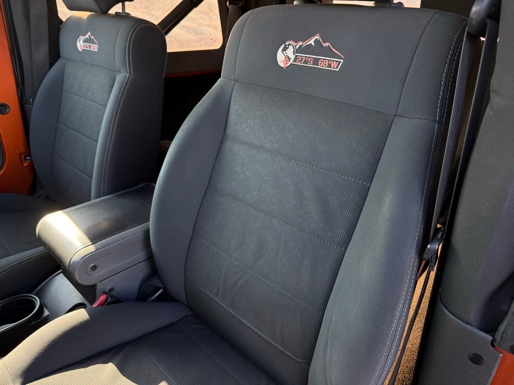 2010 Jeep Wrangler Sport - 4WD / CLEAN CARFAX