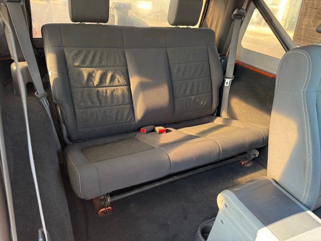 2010 Jeep Wrangler Sport - 4WD / CLEAN CARFAX