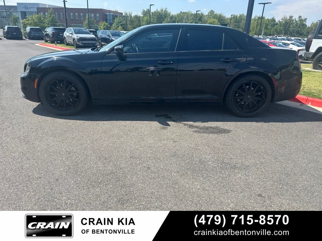 2022 Chrysler 300 Touring - CLEAN CARFAX / ONE OWNER