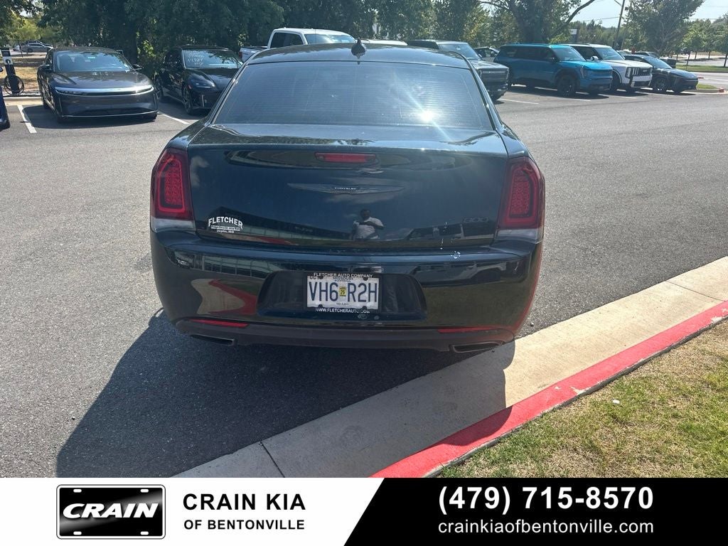 2022 Chrysler 300 Touring - CLEAN CARFAX / ONE OWNER