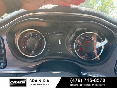 2017 Dodge Challenger R/T - CLEAN CARFAX / SUNROOF
