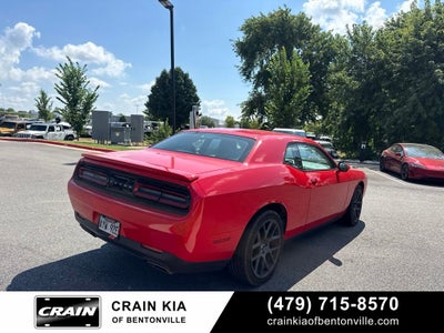 2017 Dodge Challenger R/T - CLEAN CARFAX / SUNROOF