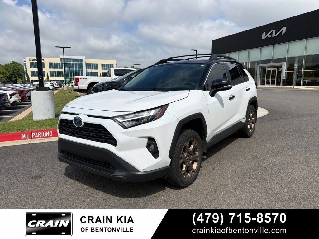 2024 Toyota RAV4 Hybrid Woodland Edition - AWD / CLEAN CARFAX / ONE OWNER