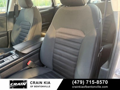 2017 Ford Fusion SE - CLEAN CARFAX
