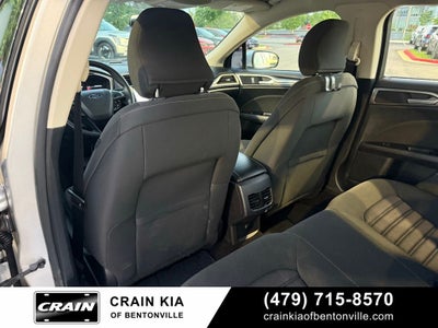 2017 Ford Fusion SE - CLEAN CARFAX
