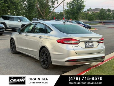 2017 Ford Fusion SE - CLEAN CARFAX