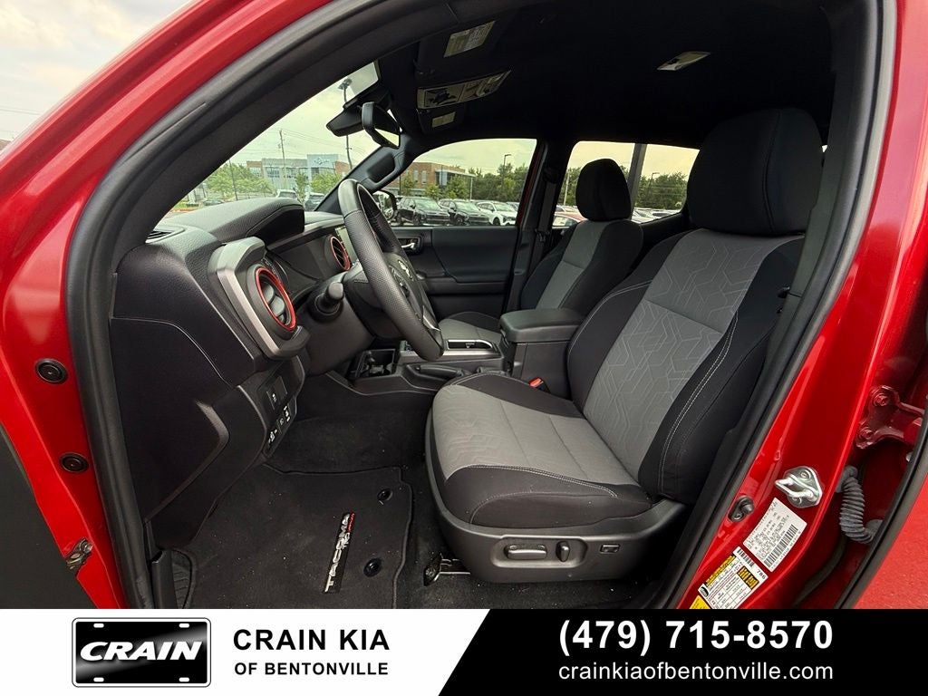 2023 Toyota Tacoma TRD Off-Road V6 - 4WD / CLEAN CARFAX / ONE OWNER