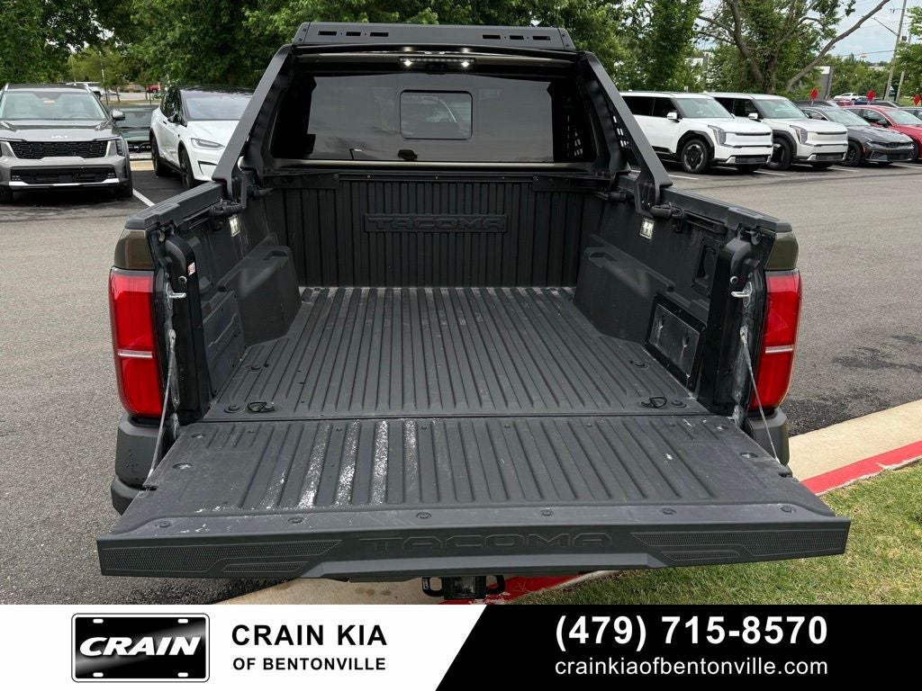 2025 Toyota Tacoma Hybrid Trailhunter - 4WD / CARFAX ONE OWNER