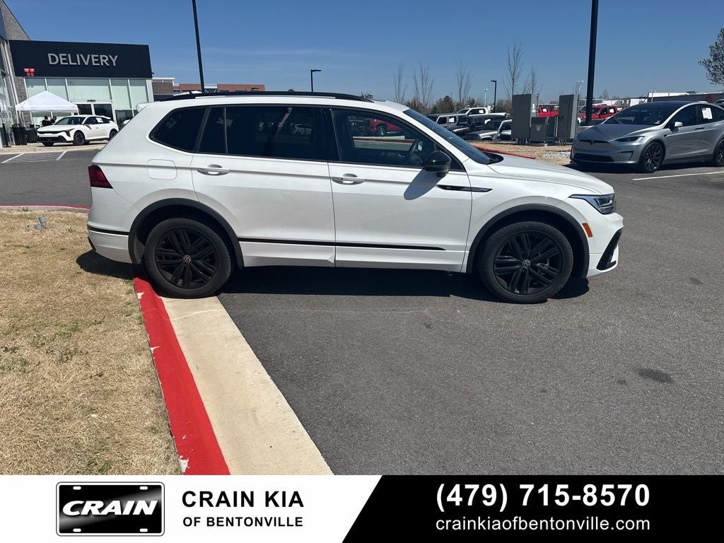 2022 Volkswagen Tiguan 2.0T SE R-Line Black - AWD / SUNROOF / CARFAX ONE OWNER
