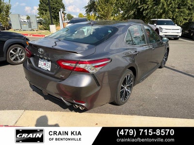 2019 Toyota Camry SE - SUNROOF / CLEAN CARFAX