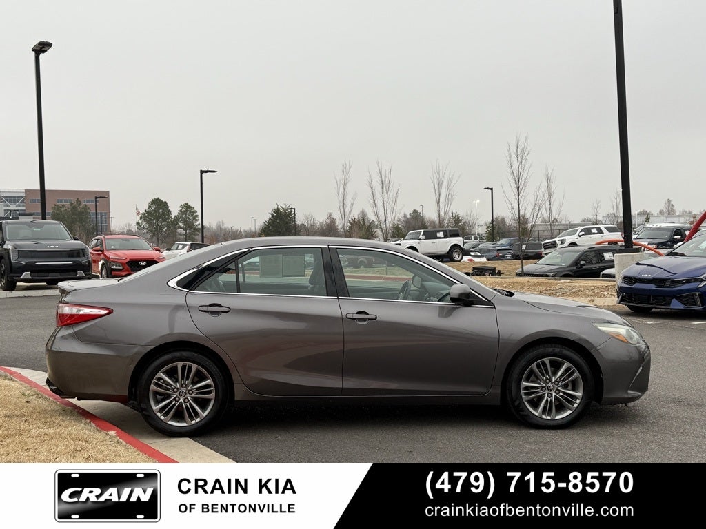 2016 Toyota Camry SE - CLEAN CARFAX HISTORY