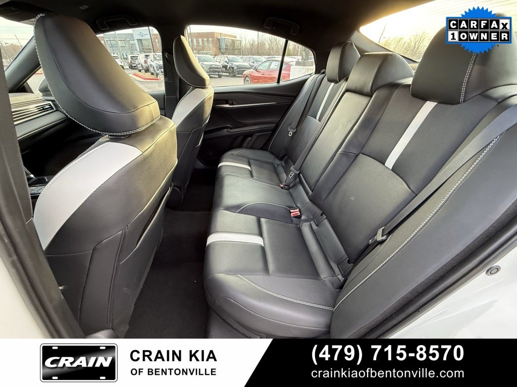 2025 Toyota Camry SE - CLEAN CARFAX / ONE OWNER